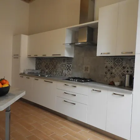 Villa Maghetti - Modernized Flat In Historic Palazzo In The Center Of Luino Exterior photo
