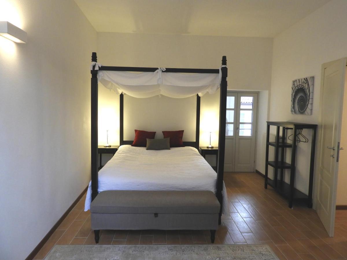 Apartment Maghetti - Modernized Flat In Historic Palazzo In The Center Of