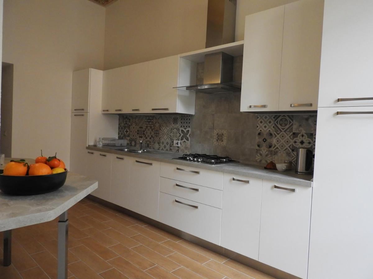 Apartment Maghetti - Modernized Flat In Historic Palazzo In The Center Of *