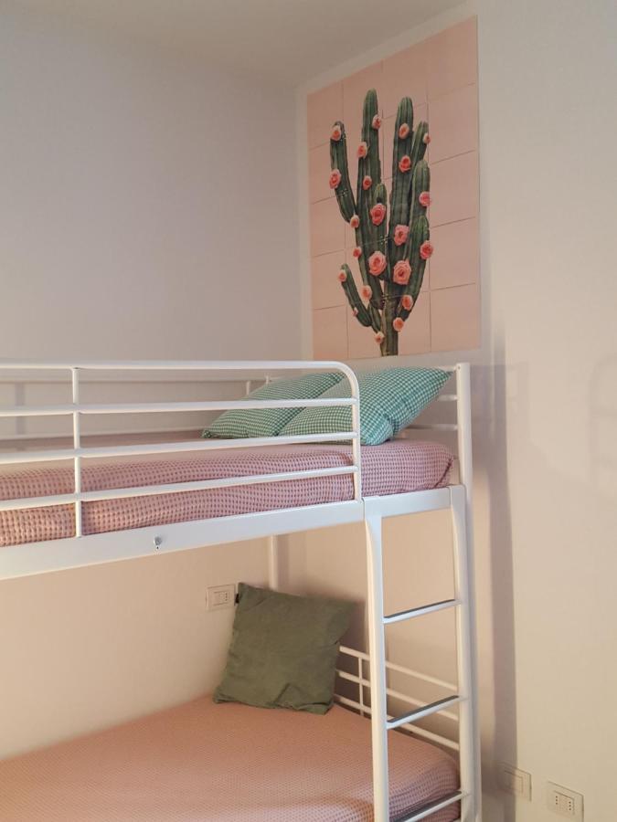 Maghetti - Modernized Flat In Historic Palazzo In The Center Of Luino