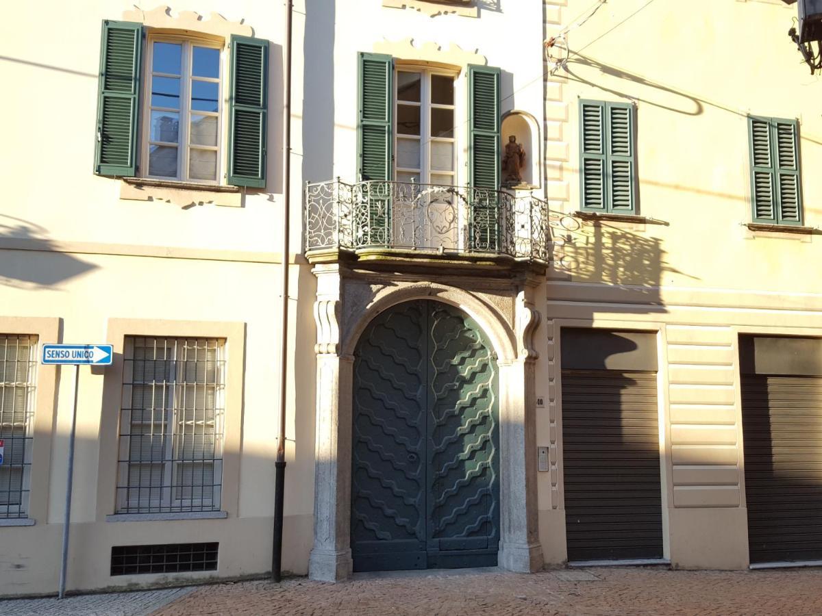 Maghetti - Modernized Flat In Historic Palazzo In The Center Of Apartment Luino