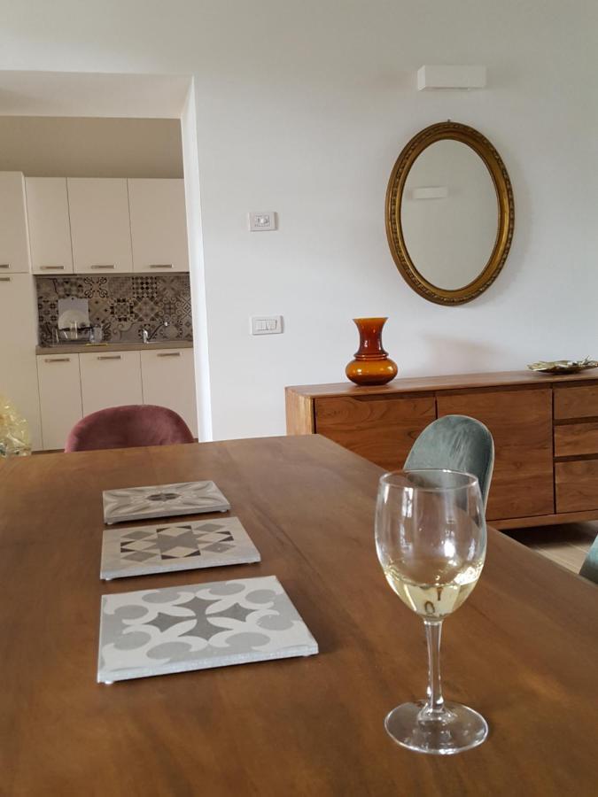 Maghetti - Modernized Flat In Historic Palazzo In The Center Of * Luino