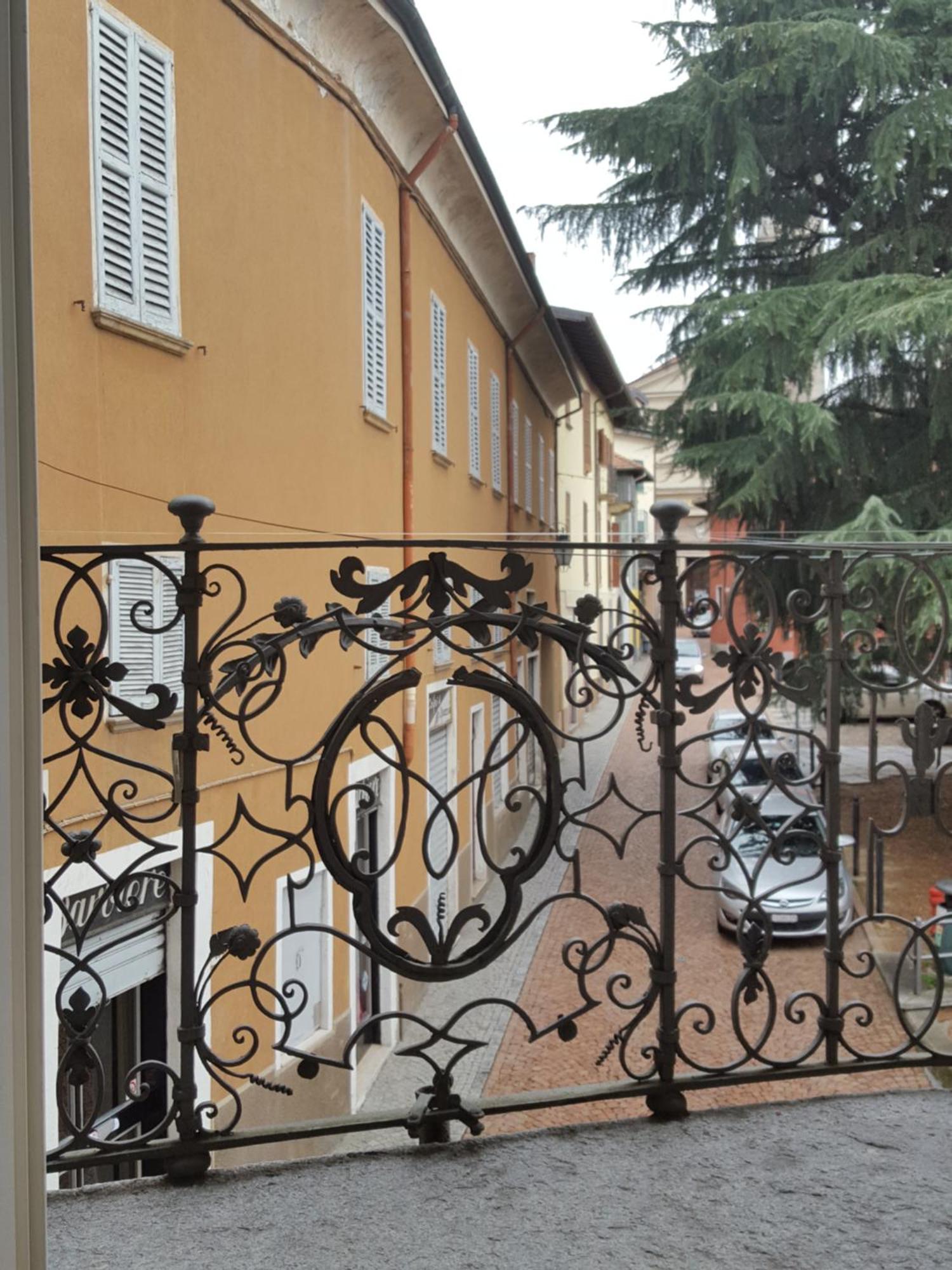 Maghetti - Modernized Flat In Historic Palazzo In The Center Of * Luino